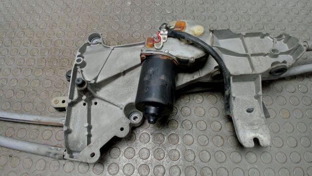 Foto: SCHEIBENWISCHERMOTOR VORNE eines Lancia Phedra 2.2 Multijet 16v DPF GL