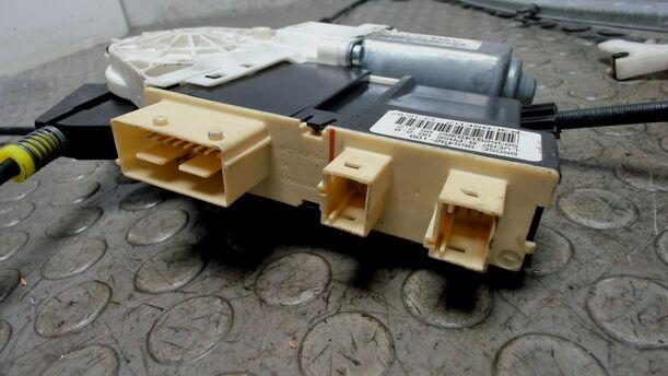 Foto: FENSTERHEBER VORNE RECHTS ELEKTRISCH eines Lancia Phedra 2.2 Multijet 16v DPF GL