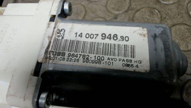 Foto: FENSTERHEBER VORNE RECHTS ELEKTRISCH eines Lancia Phedra 2.2 Multijet 16v DPF GL