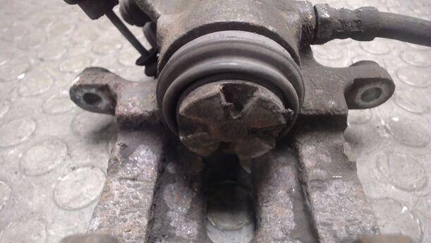 Foto: BREMSSATTEL HINTEN LINKS ( LUCAS ) eines Lancia Delta 1.6 i.e.