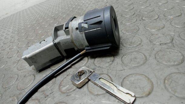 Foto: ZÜNDSCHLOSS / SCHLIESSZYLINDER eines Lancia Phedra 2.2 Multijet 16v DPF