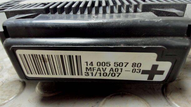 Foto: SPANNUNGSWANDLER / SICHERUNGSKASTEN eines Lancia Phedra 2.2 Multijet 16v DPF