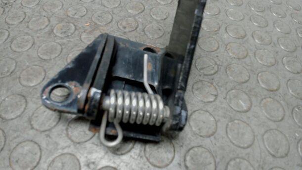 Foto: FÜHRUNGSROLLE / SCHARNIER SCHIEBETÜR LINKS eines Lancia Phedra 2.2 Multijet 16v DPF