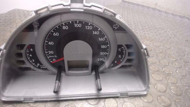 Foto: TACHOEINHEIT / KOMBIINSTRUMENT eines VW Fox 1.2