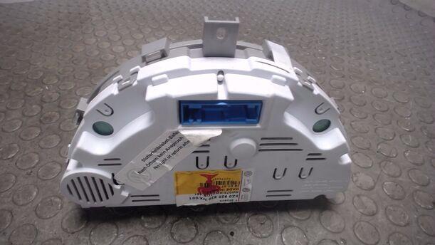Foto: TACHOEINHEIT / KOMBIINSTRUMENT eines VW Fox 1.2