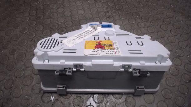 Foto: TACHOEINHEIT / KOMBIINSTRUMENT eines VW Fox 1.2