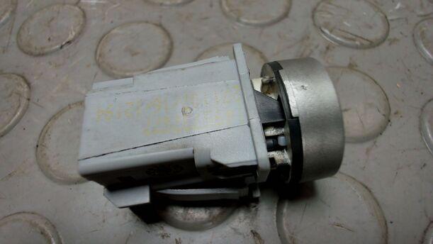 Foto: SCHALTER SCHIEBETÜR eines Lancia Phedra 2.2 Multijet 16v DPF