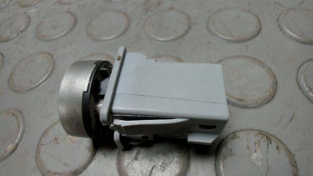 Foto: SCHALTER SCHIEBETÜR eines Lancia Phedra 2.2 Multijet 16v DPF