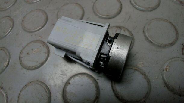 Foto: SCHALTER SCHIEBETÜR eines Lancia Phedra 2.2 Multijet 16v DPF