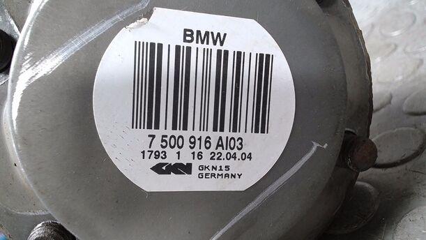 Foto: ANTRIEBSWELLE HINTEN RECHTS eines BMW X5 3.0 d