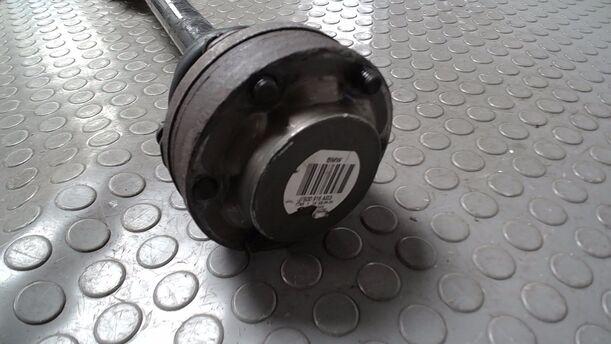 Foto: ANTRIEBSWELLE HINTEN LINKS eines BMW X5 3.0 d