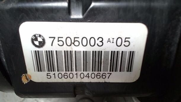 Foto: ANTRIEBSWELLE VORN LINKS eines BMW X5 3.0 d