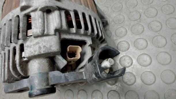 Foto: LICHTMASCHINE / GENERATOR eines Lancia Phedra 2.2 Multijet 16v DPF