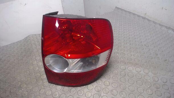 Foto: HECKLEUCHTE / RÜCKLICHT RECHTS eines VW Fox 1.2