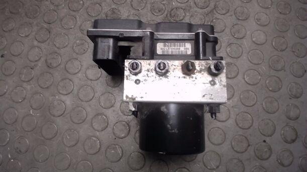 Foto: HAUPTBREMSAGGREGAT ABS eines VW Fox 1.2
