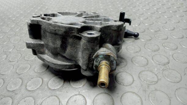 Foto: VAKUUMPUMPE / UNTERDRUCKPUMPE eines Lancia Phedra 2.2 Multijet 16v DPF