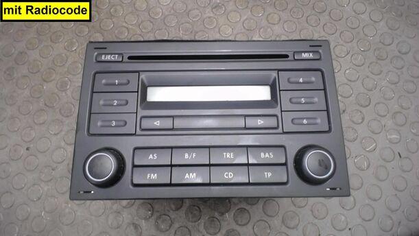 Foto: RADIO ( MIT RADIOCODE ) / BLAUPUNKT eines VW Fox 1.2