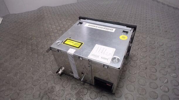Foto: RADIO ( MIT RADIOCODE ) / BLAUPUNKT eines VW Fox 1.2