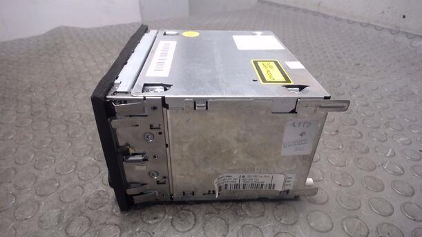 Foto: RADIO ( MIT RADIOCODE ) / BLAUPUNKT eines VW Fox 1.2