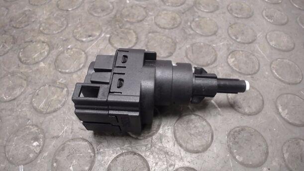 Foto: BREMSLICHTSCHALTER eines VW Fox 1.2