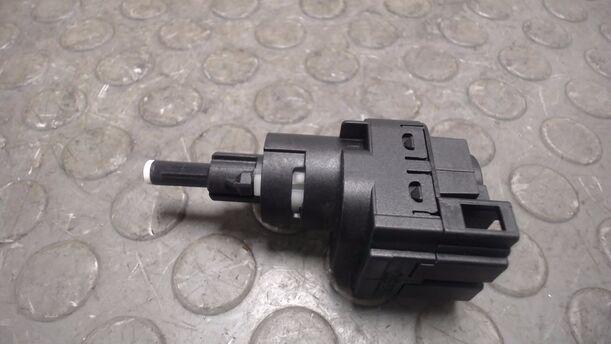 Foto: BREMSLICHTSCHALTER eines VW Fox 1.2