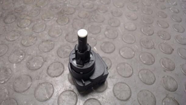 Foto: BREMSLICHTSCHALTER eines VW Fox 1.2