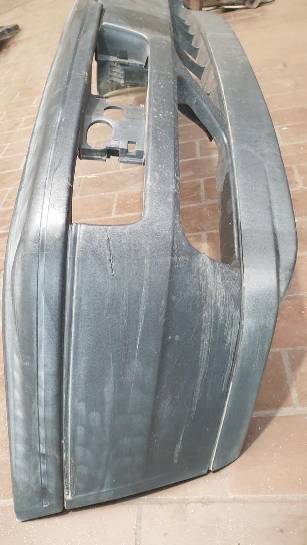 Foto: STOSSFÄNGER / STOßSTANGE VORNE ( UNLACKIERT ) eines VW Golf 1.6