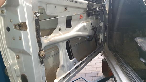 Foto: TÜR VORNE LINKS eines VW Golf 1.6
