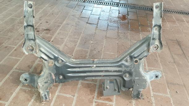 Foto: VORDERACHSTRÄGER eines VW Golf 1.6