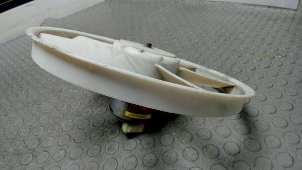 Foto: ELEKTROLÜFTER eines VW Golf 1.6