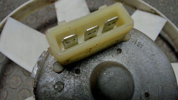 Foto: ELEKTROLÜFTER eines VW Golf 1.6