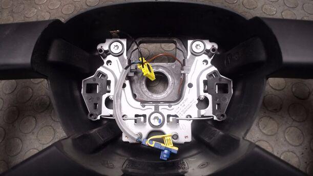 Foto: LENKRAD ( OHNE AIRBAG ) eines VW Fox 1.2 CLX