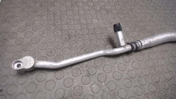 Foto: SCHLAUCH KONDENSATOR / KOMPRESSOR eines VW Fox 1.2 CLX