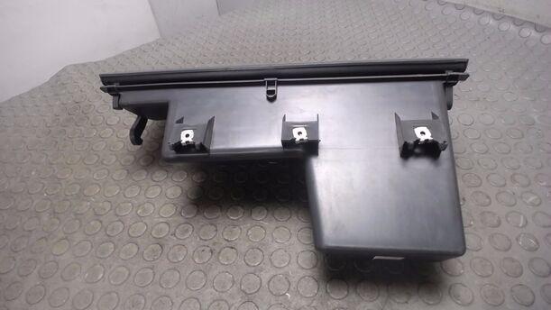 Foto: HANDSCHUHFACH eines VW Fox 1.2 CLX