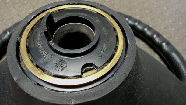 Foto: LENKRAD ( OHNE AIRBAG ) eines VW Golf 1.6 CLX