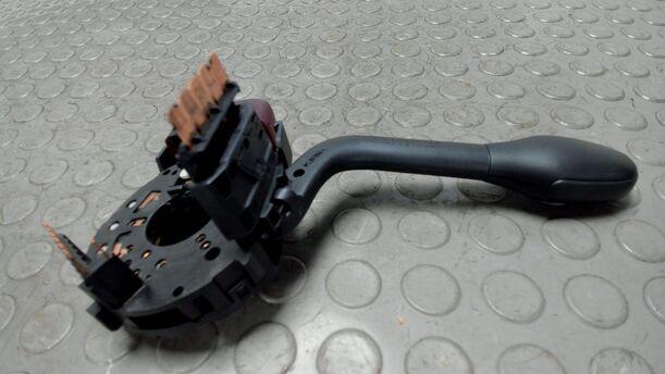 Foto: BLINKSCHALTER / KOMBISCHALTER eines VW Golf 1.6 CLX