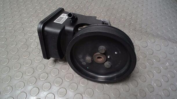 Foto: PUMPE SERVOLENKUNG/ SERVOPUMPE eines BMW X5 3.0 d CLX