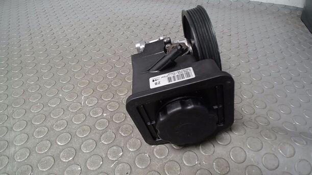 Foto: PUMPE SERVOLENKUNG/ SERVOPUMPE eines BMW X5 3.0 d CLX