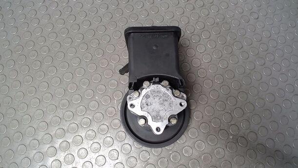 Foto: PUMPE SERVOLENKUNG/ SERVOPUMPE eines BMW X5 3.0 d CLX