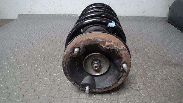 Foto: FEDERBEIN VORN LINKS eines BMW X5 3.0 d CLX