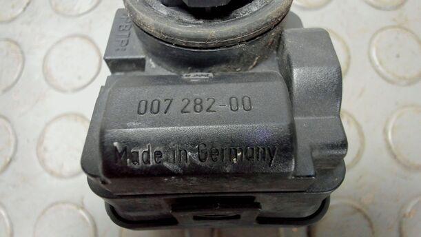 Foto: LEUCHTWEITENVERSTELLUNG eines VW Golf 1.6 CLX