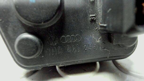 Foto: LEUCHTWEITENVERSTELLUNG eines VW Golf 1.6 CLX