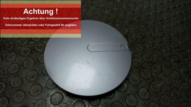 Foto: EINZELNE RADDECKEL/ RADKAPPE eines VW Golf 1.6 CLX