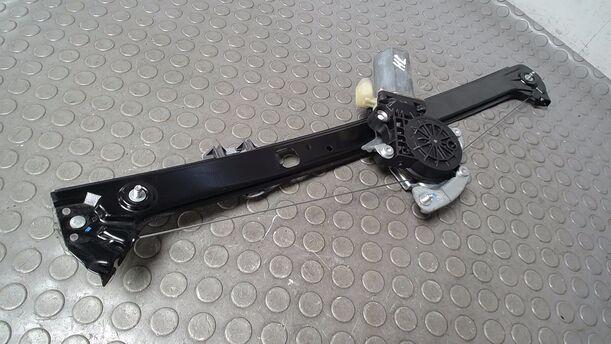 Foto: FENSTERHEBER ELEKTRISCH HINTEN LINKS eines BMW X5 3.0 d CLX