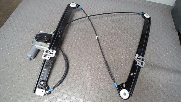 Foto: FENSTERHEBER ELEKTRISCH VORN LINKS eines BMW X5 3.0 d CLX