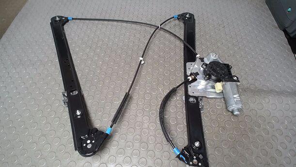 Foto: FENSTERHEBER ELEKTRISCH VORN LINKS eines BMW X5 3.0 d CLX