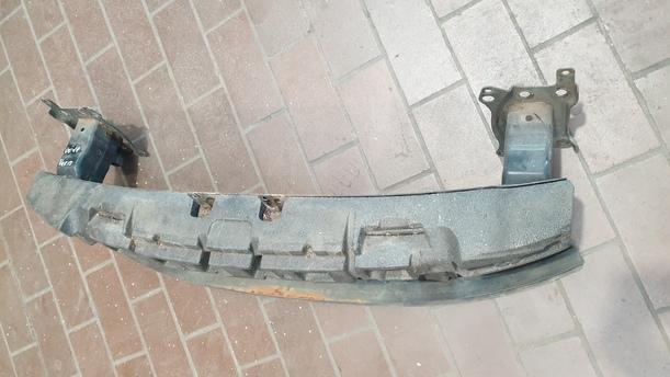 Foto: VERSTÄRKUNG VORNE eines VW Passat Variant 2.0 TDI DPF CLX
