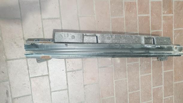 Foto: VERSTÄRKUNG HINTEN eines VW Passat Variant 2.0 TDI DPF CLX