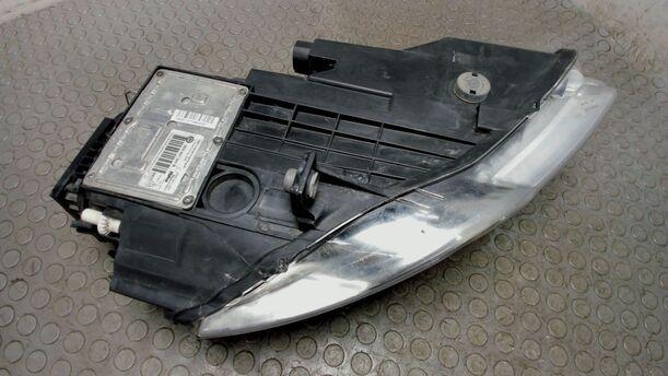 Foto: XENONSCHEINWERFER LINKS eines VW Passat Variant 2.0 TDI DPF CLX