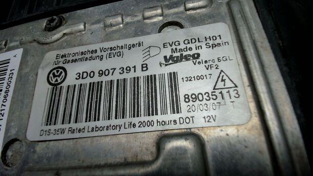 Foto: XENONSCHEINWERFER LINKS eines VW Passat Variant 2.0 TDI DPF CLX